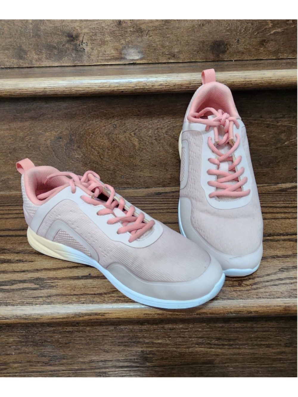Vionic Sneakers Pink and White size 8
